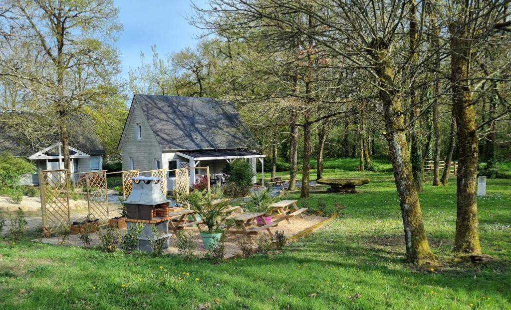 Les Chalets De Saumur, Piscine & Parc Boise, 100M Du Cadrenoir Exteriér fotografie