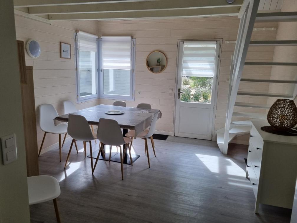 Les Chalets De Saumur, Piscine & Parc Boise, 100M Du Cadrenoir Exteriér fotografie